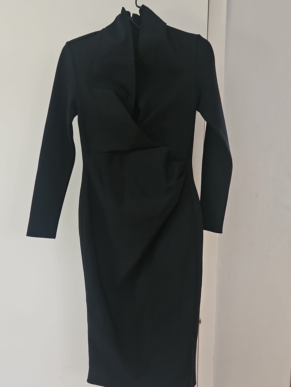 Source Unknown Black Long-Sleeve Wrap-Style Midi Dress